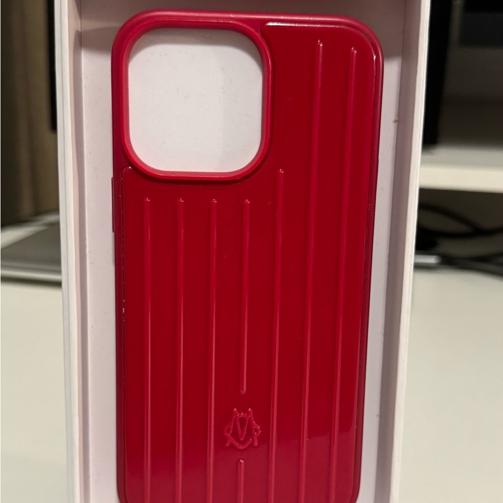 Rimowa iPhone 15 Pro Max cover Raspberry Pink